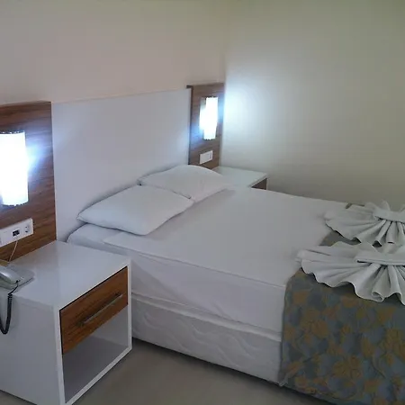 Poseidon מלון 3*