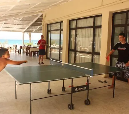 Poseidon מלון 3*